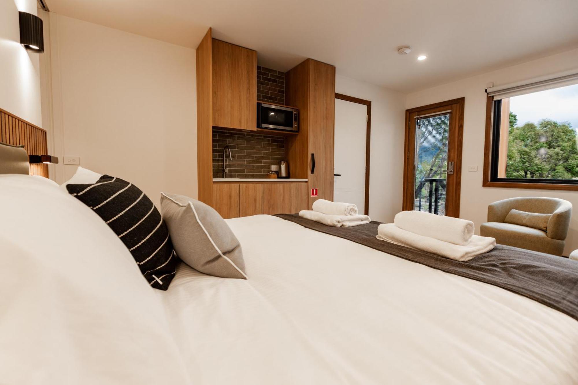 Lake Crackenback Resort & Spa Bagian luar foto